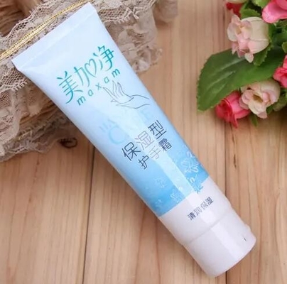 Hochgeschwindigkeitsmaschine zur automatischen Befüllung von Weichrohrcreme