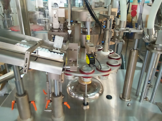 Sahneweiches Plastikrohr-füllende versiegelnde Maschinen-automatische kosmetische Ausrüstung 35pcs/Min
