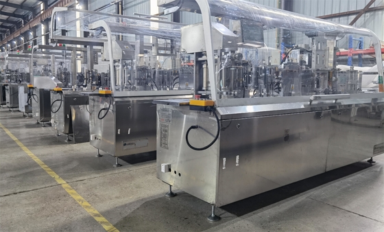 Plc-Steuerwischt automatische einzelne Kissen-Feuchtpflegetuch-Verpackungsmaschine, Alkohol Verpackungsmaschine auf