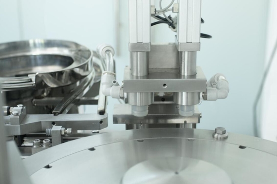 Hohe Geschwindigkeit füllte vor Gelspritzen-Füllmaschine-/KöderverschlussspritzenFüllmaschine für Verkauf