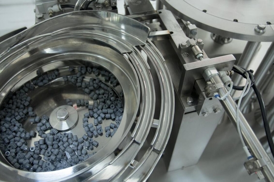 PLC-gesteuerte Vorgefüllte Spritze-Füllmaschine für automatischen Betrieb