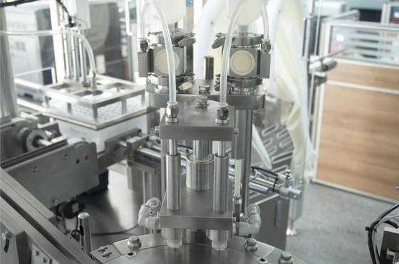 Automatische medizinische aseptische Spritzen-füllende Ausrüstung Prefilled Spritzen-Maschine