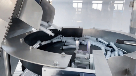 Automatische Füllmaschine für vorgefüllte aseptische Plastikspritzen