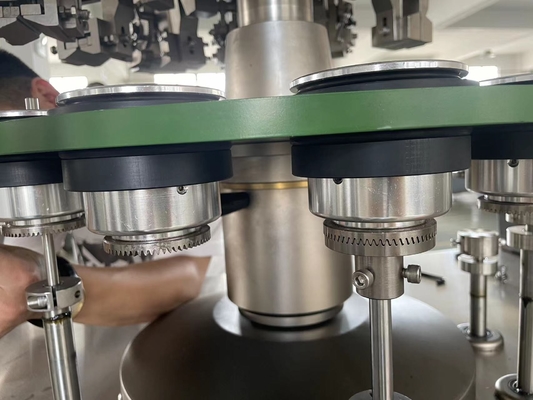 Automatische Maschine zur Befüllung von Schlauchröhren