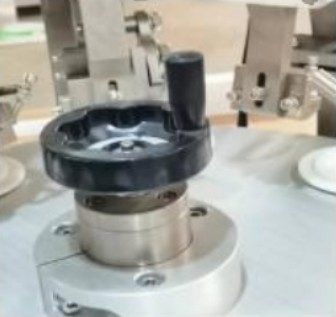 Rotary Salbe Kosmetische Creme Weichröhrchenfüll- und Dichtmaschine Wärmeditierung Verpackungsmaschine