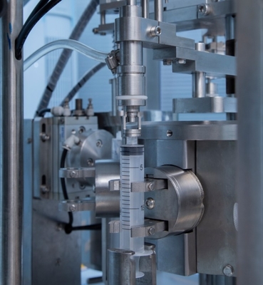 Vollautomatische PLC-Steuerung Vorgefüllte Spritze Füll- und Steckmaschine Edelstahl 0,5-80 ml