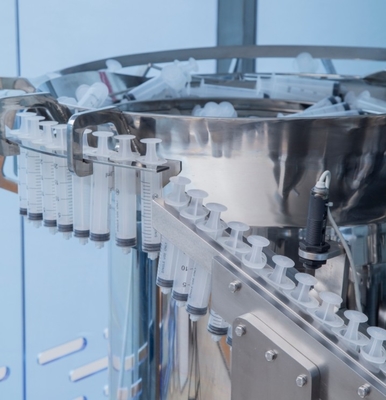 Hochgenaue automatische Verschlusskappe Injektion Dental vorgefülltes Material Spritze Füllmaschine