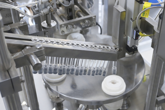 Automatische Hersteller Glasgel Vorgefüllte Steckdose Impfstoffspritze Füllmaschine