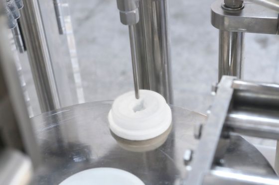 Vorgefüllte Spritzgelfüllmaschine für Zahnpatronen Flüssiggel-Füll- und Dichtmaschine