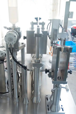 Automatische Hersteller Glasgel Vorgefüllte Steckdose Impfstoffspritze Füllmaschine