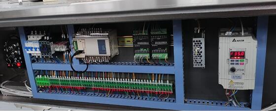 Multifunktionale vertikal rotierende Schachtellademaschine