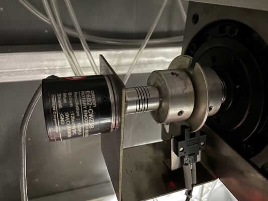 Multifunktionale vertikal rotierende Schachtellademaschine