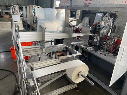 Automatische Einblatt-Wet Tissue-Verpackungsmaschine 3/4 Seitenversiegelungsbeutel-Verpackungsmaschine für Hotels