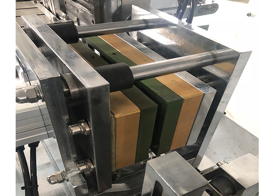 Vollautomatisches nass Gewebe, welches die Maschine, mit vielfacher Wirkung ein--ein im Make-upentfernerabwischen herstellt Maschine herstellt